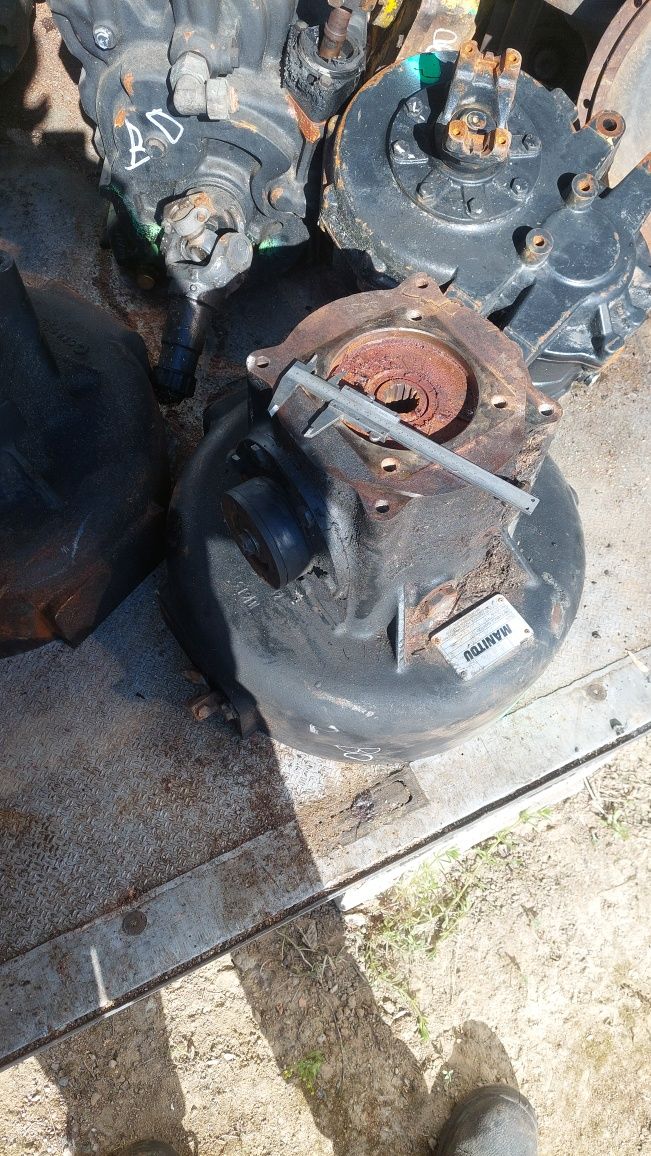Przekladnia katowa  manitou przystawka manitou tlumik drgan