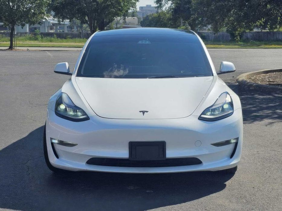 Tesla Model 3 Long Range      2023