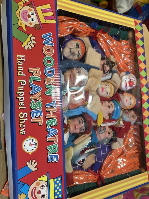 Fantoches para teatro dimensao caixa 53por 49 cm