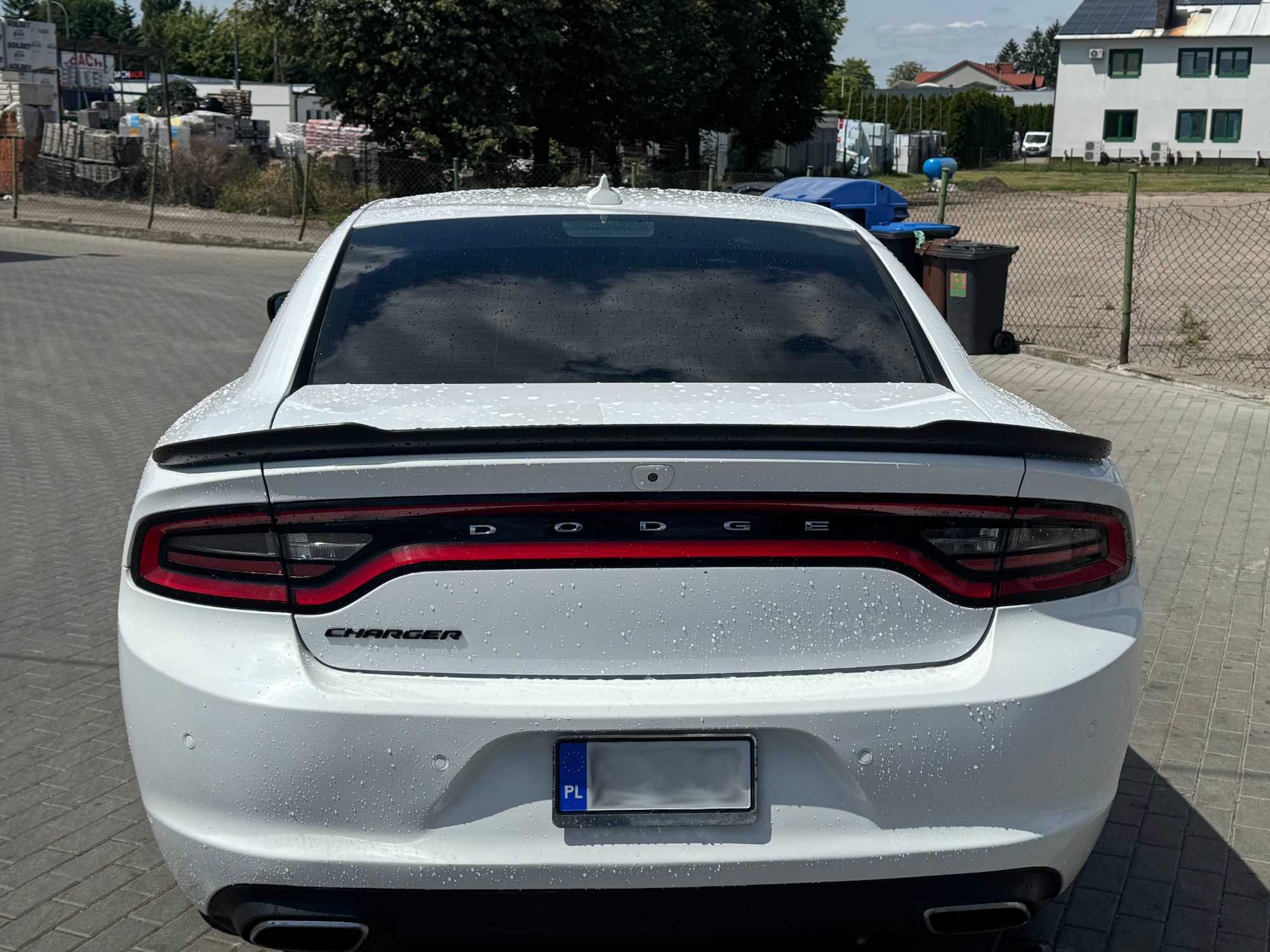 Auto do ślubu biały Dodge Charger 18'
