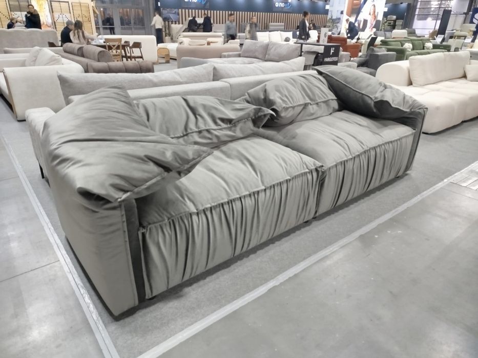 Kanapa Sofa Bloom Ciemny Szary Welur 295/116/76 dostępna