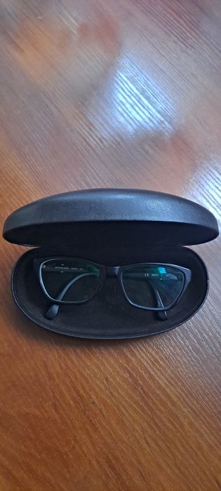 Oprawki etui Michael Kors czarne