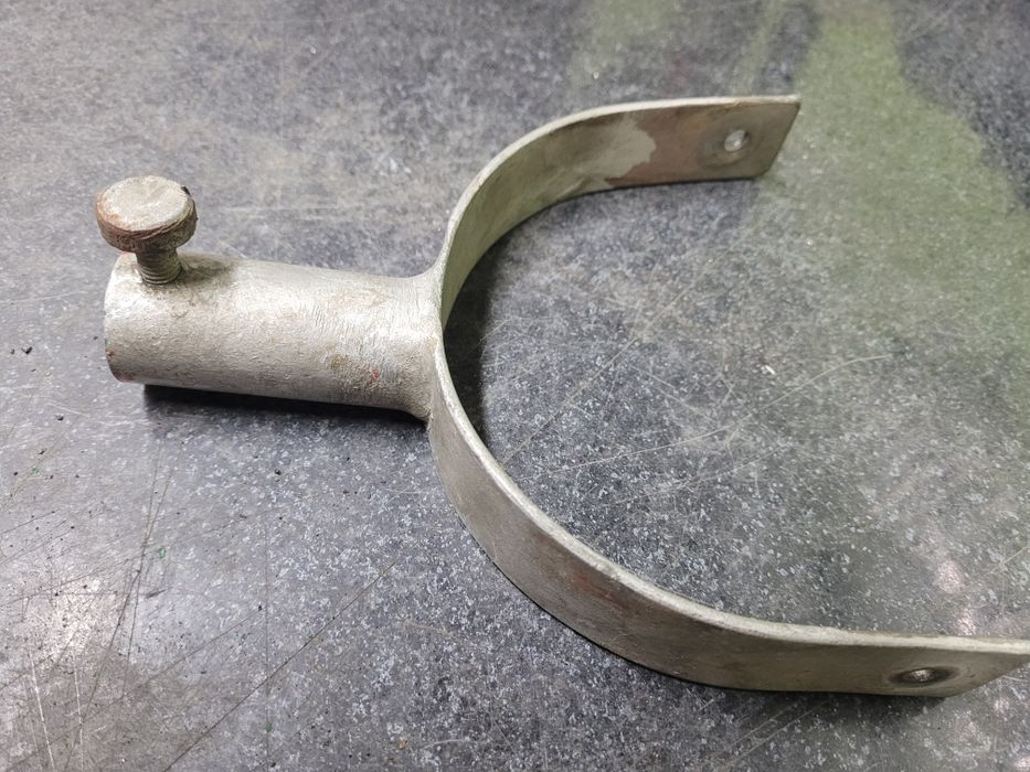 Uchwyt lampy motopompa