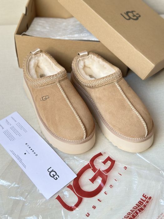 Угги Tazz , Натуральне хутро!! короткі ,натуральний  замш . Ugg , угги