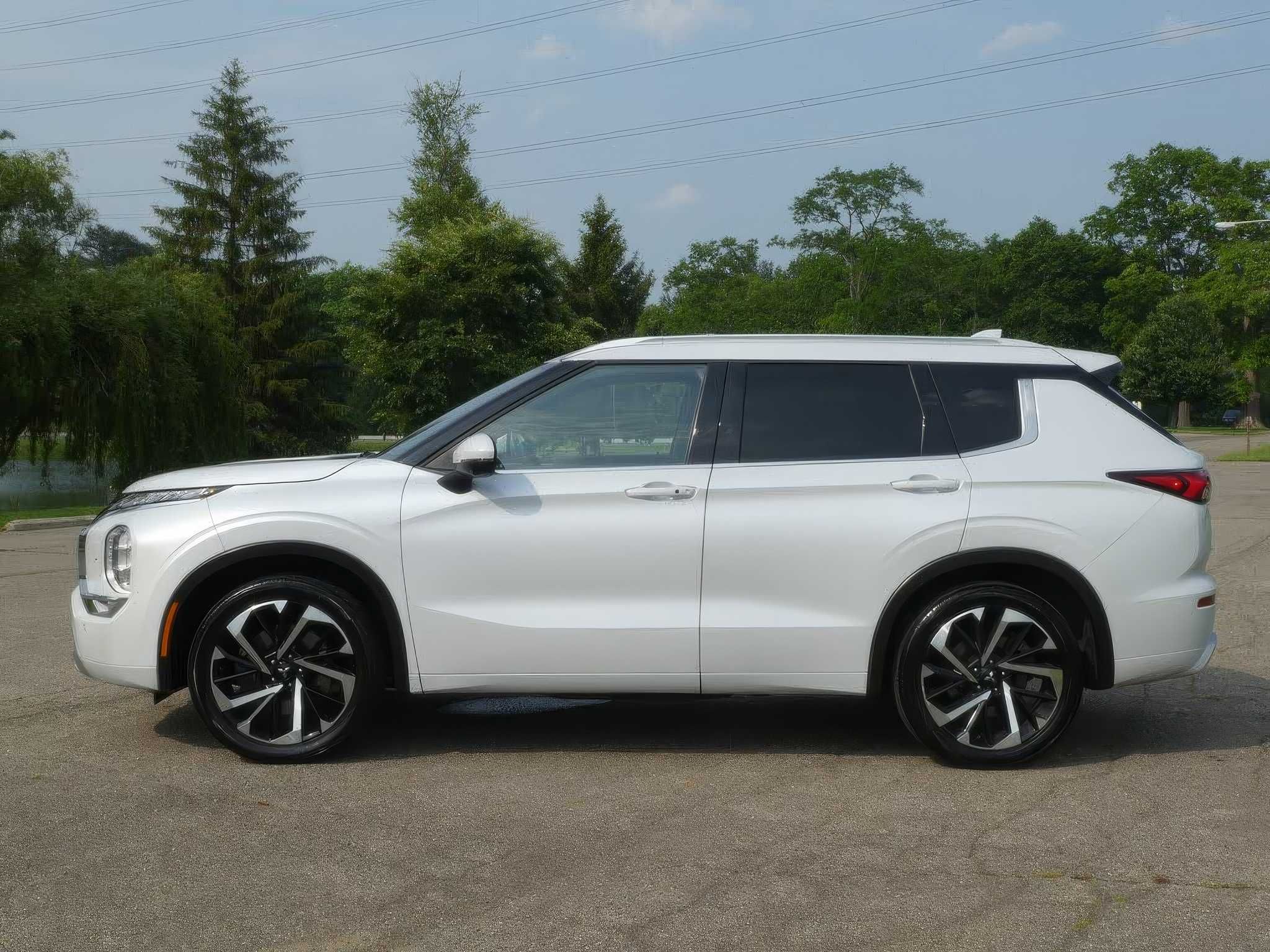 2022 Mitsubishi Outlander SEL Special Edition S-AWC