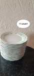 Talerzyki deserowe z porcelany 17 szt.