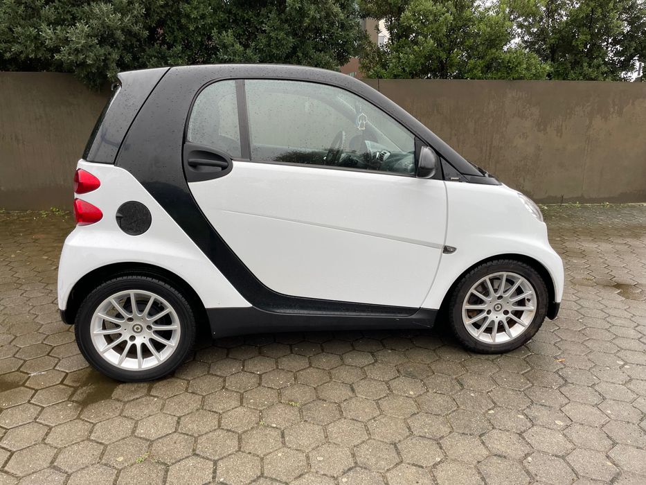 Smart Fortwo CDI (diesel/gasóleo) com Direção Assistida - 146000km