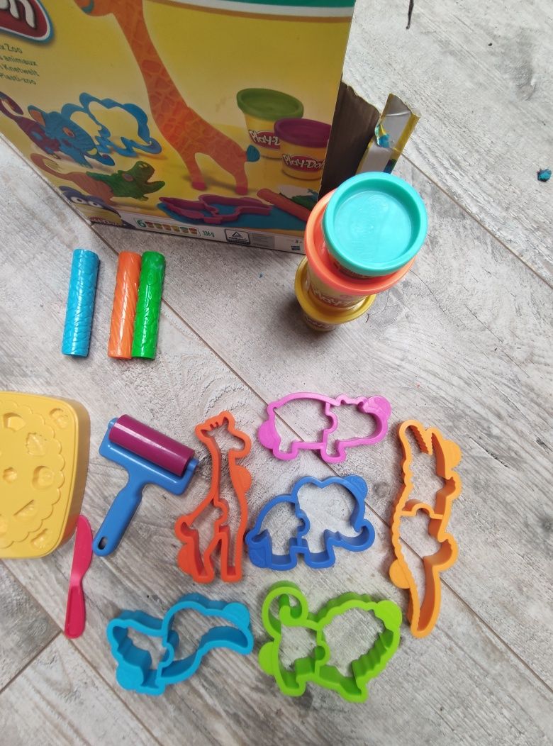 Play doh zoo safari