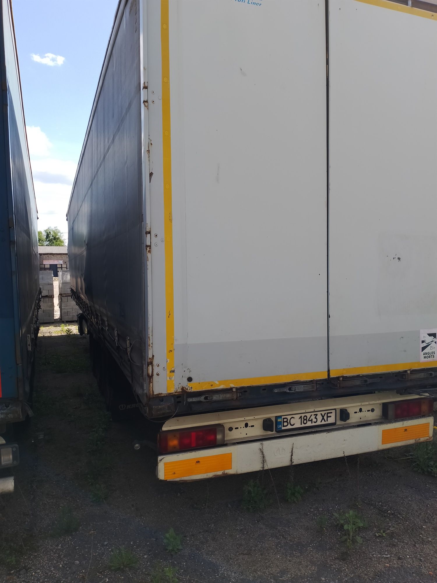 Продам напівпричіп Krone SD