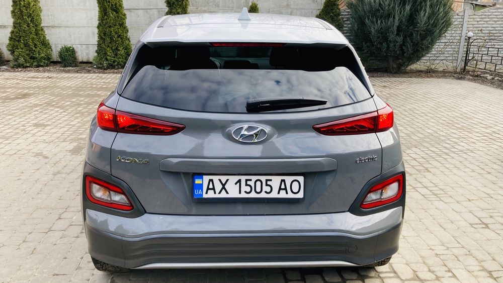 Hyundai KONA EV SEL 64 кВт