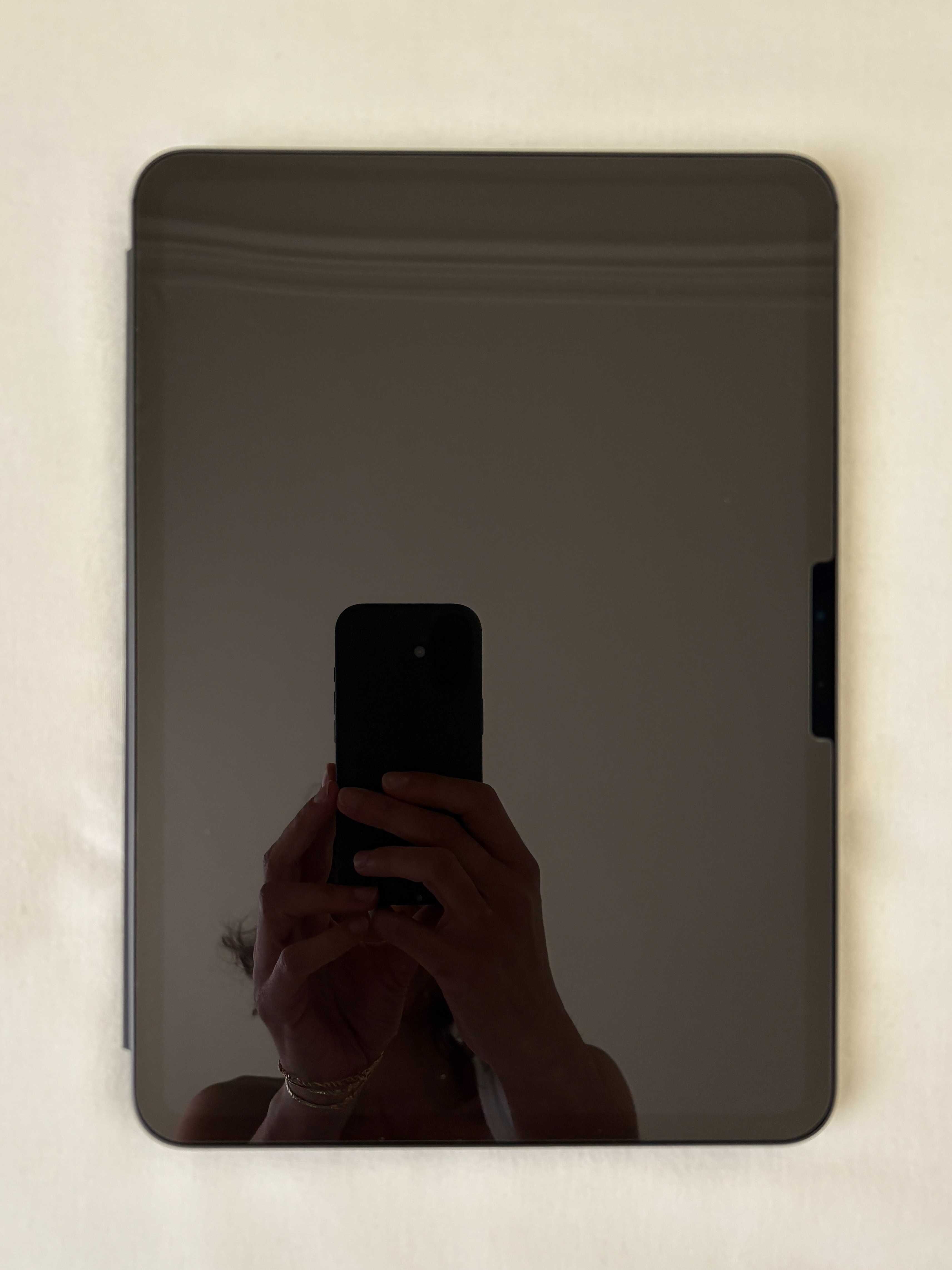 iPad 11 (M4) + Pencil Pro + SmartFolio like new