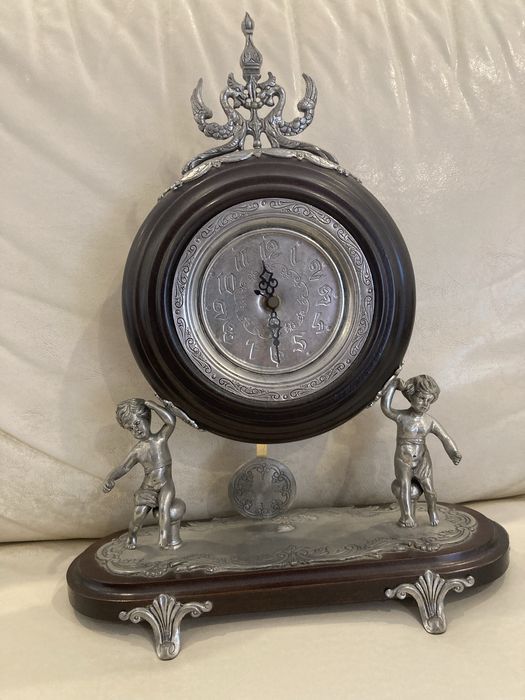 Relógio decorativo em madeira e estanho