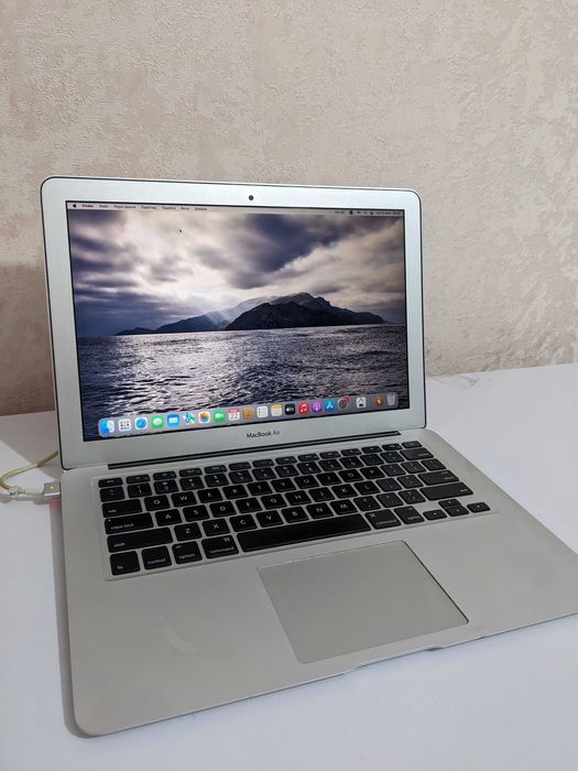 Macbook Air 2015 4/256 100% акум
