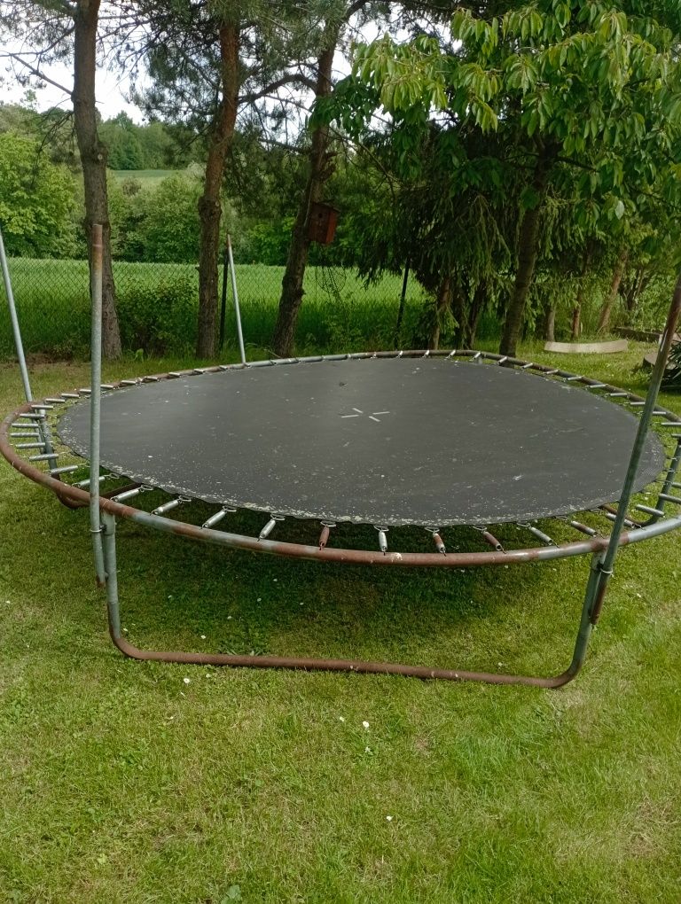 Trampolina ogrodowa