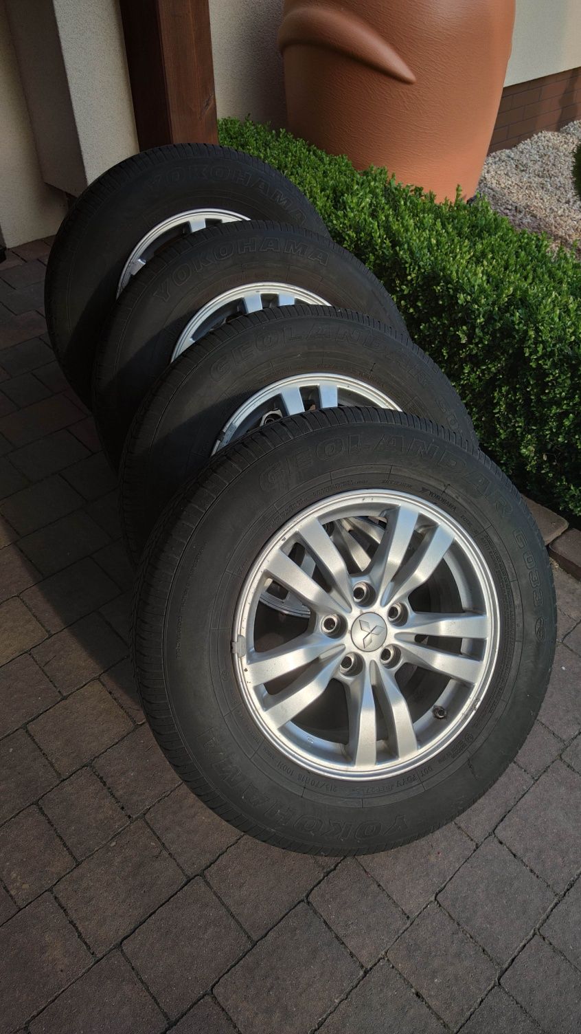 Felgi z oponami, koła 215/70 R16 Mitsubishi