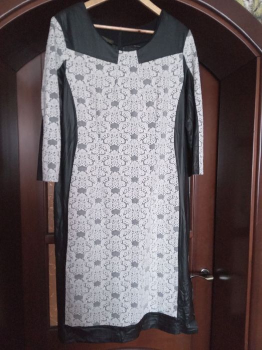 Продам плаття святкові вечірні сукні великого  розміру. Батал.