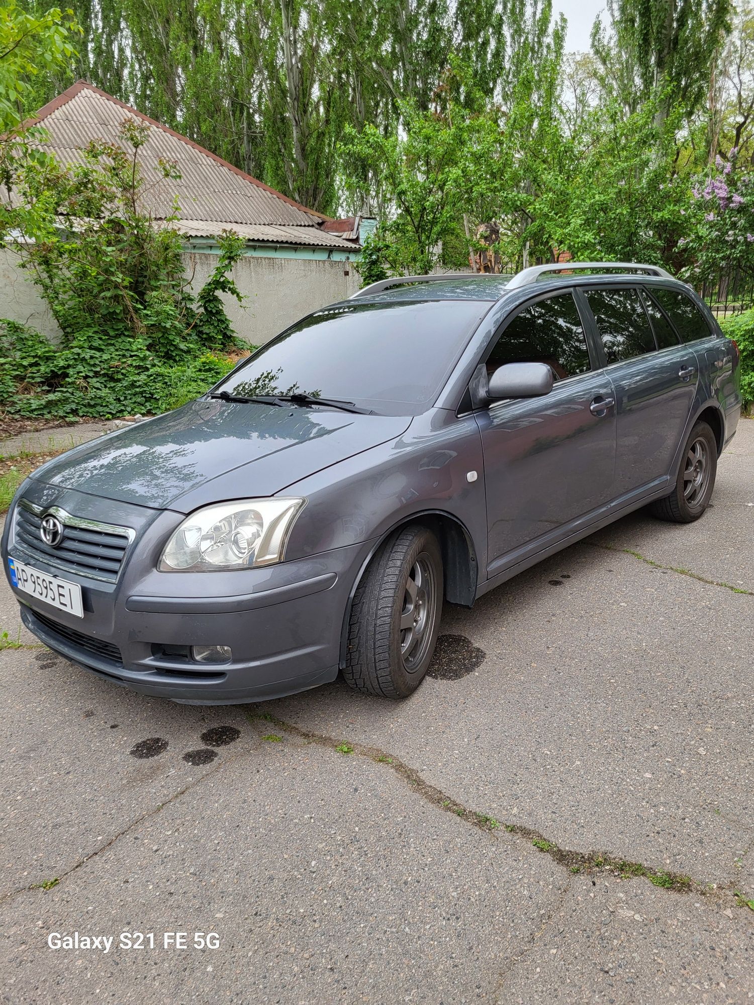 Продам Toyota avensis universal