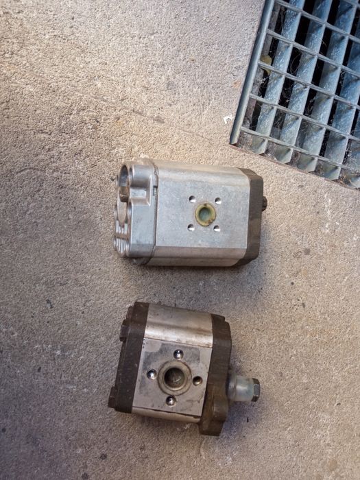 Pompa hydrauliczna 2sztuki olejowa