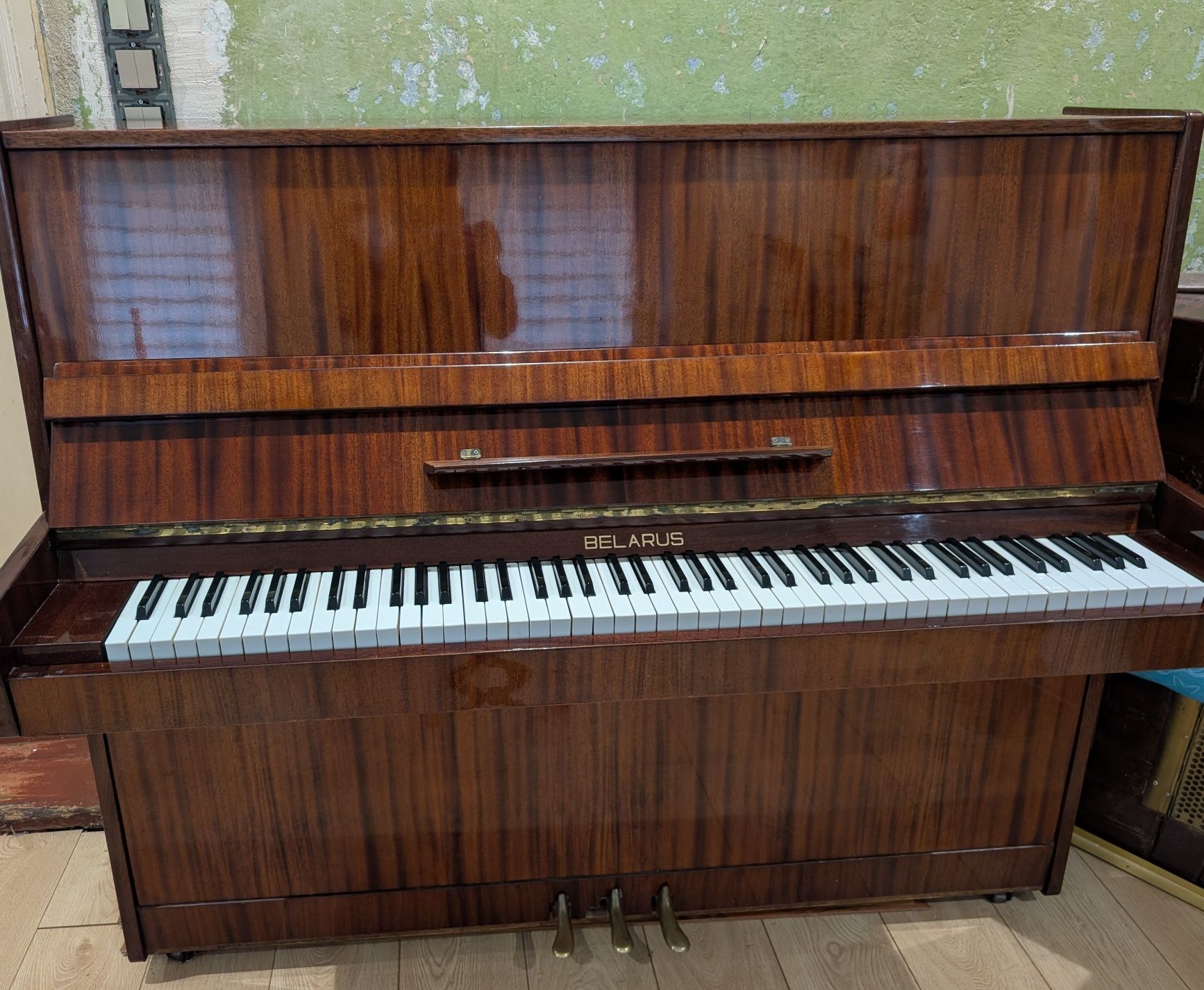 Pianino drewniane wysoki połysk