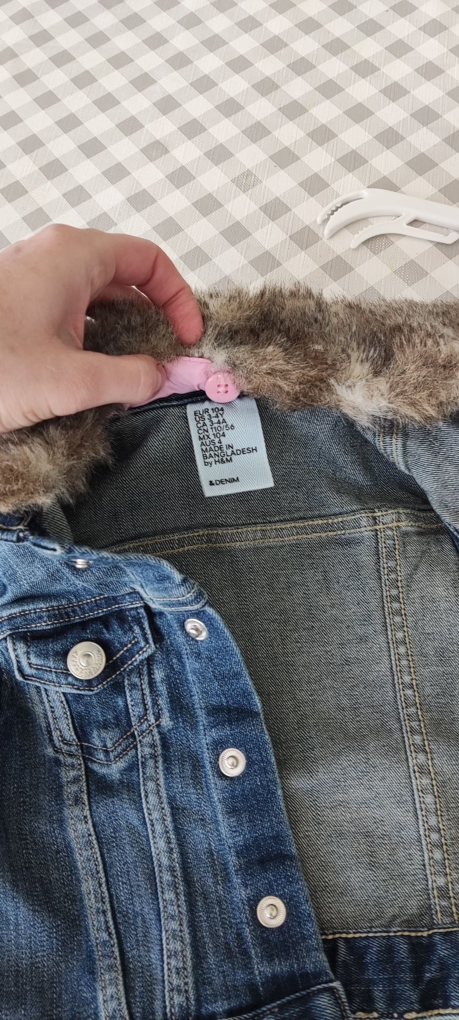 Mega kamizelka jeansowa H&M, rozmiar 104 (3-4 lata). Futerko.