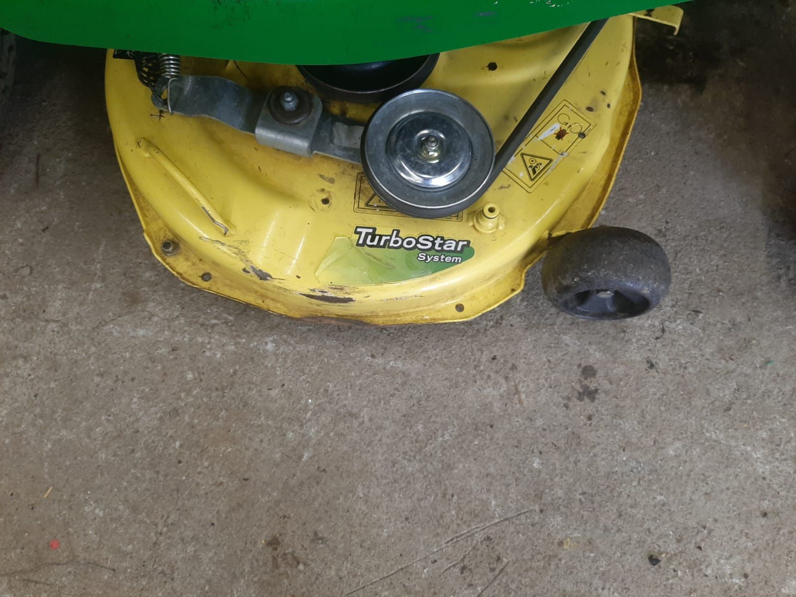 Kosiarka traktorek John Deere X305R kawasaki V z pompą oleju