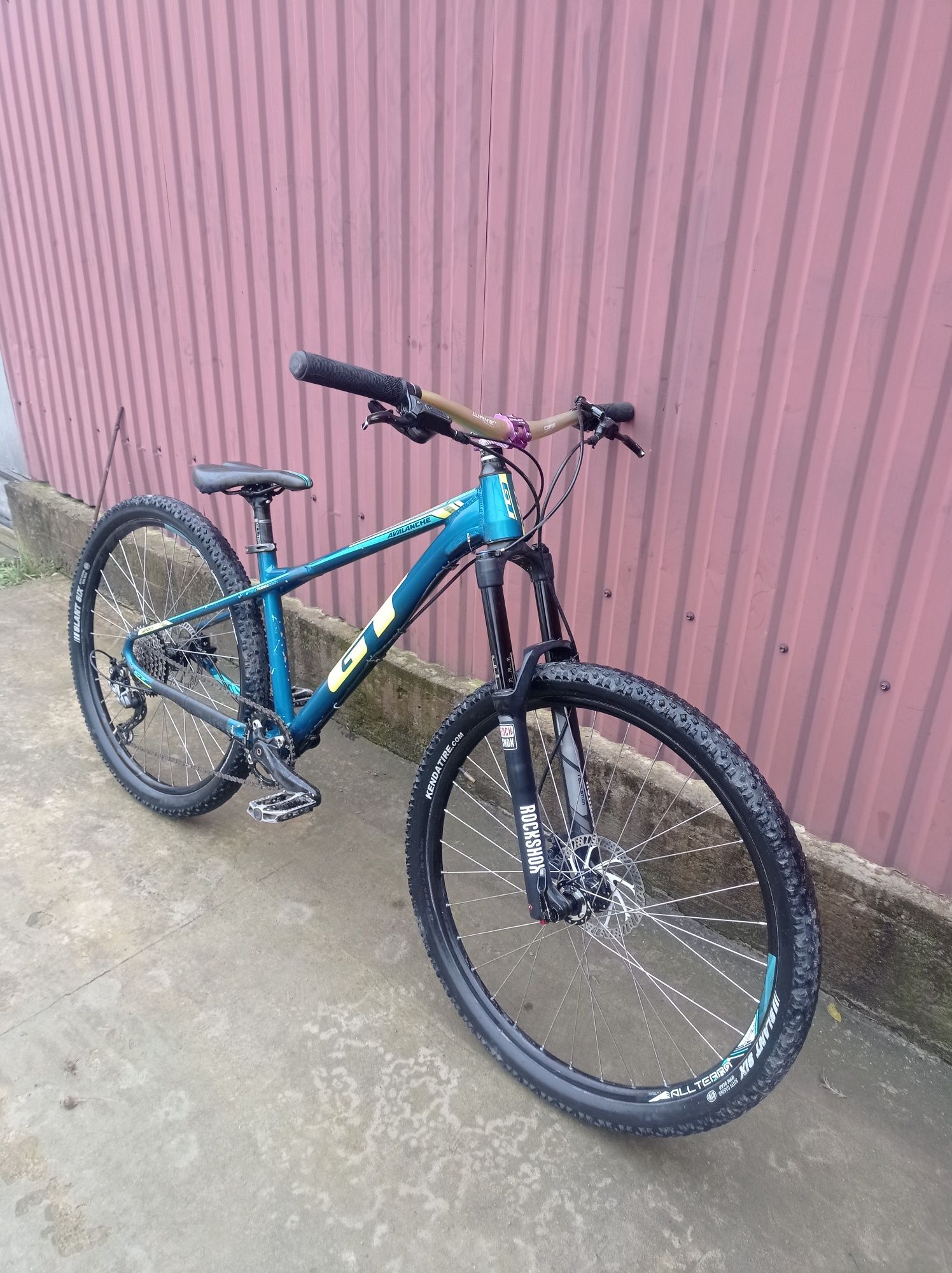 Велосипед GT Avalanche 27.5