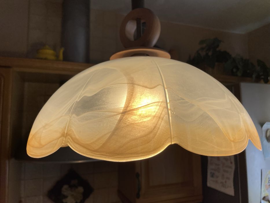 Piękna lampa wisząca z regulowaną wysokoscią