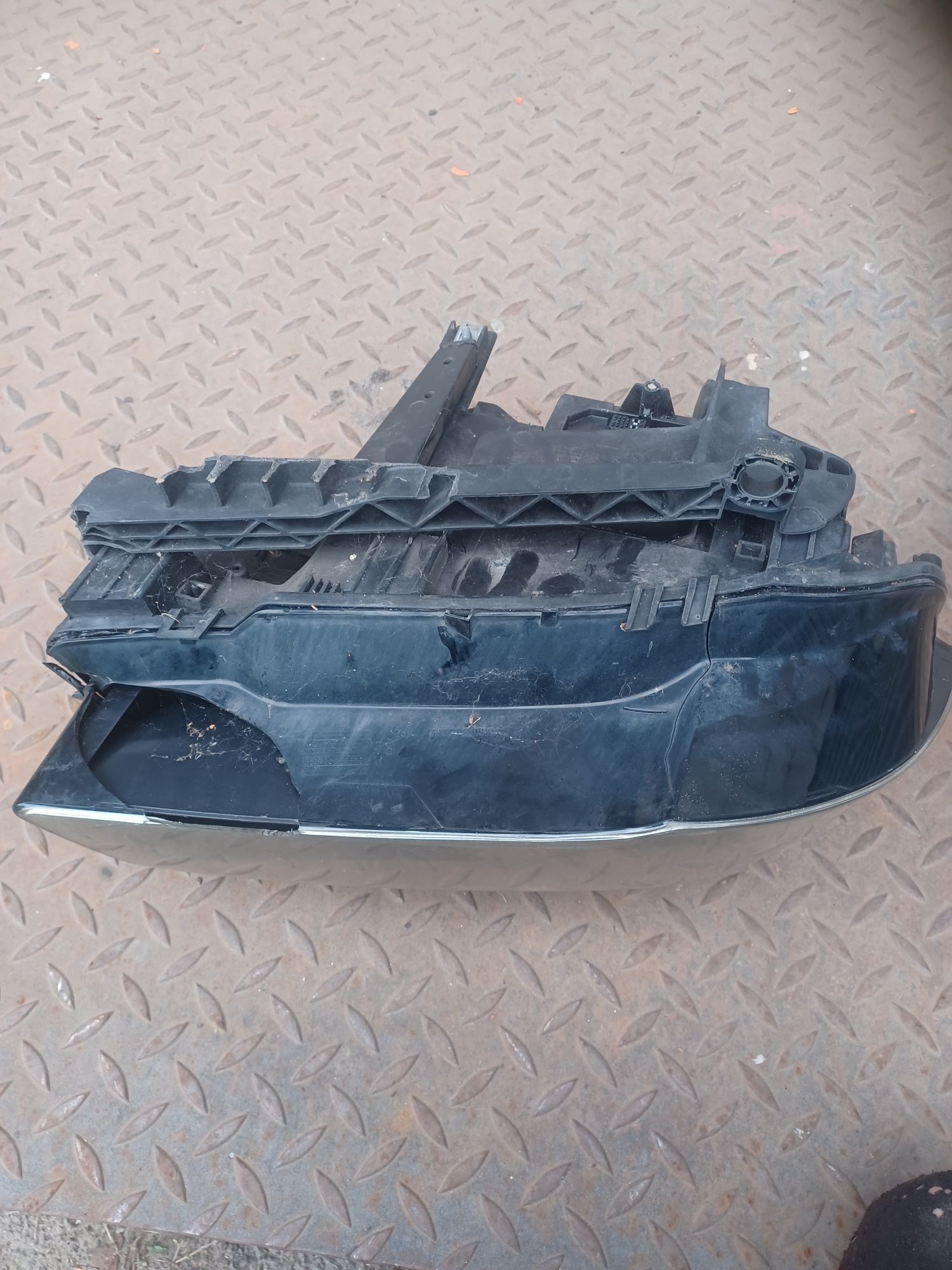 Lampa bmw x3 2005 xenon