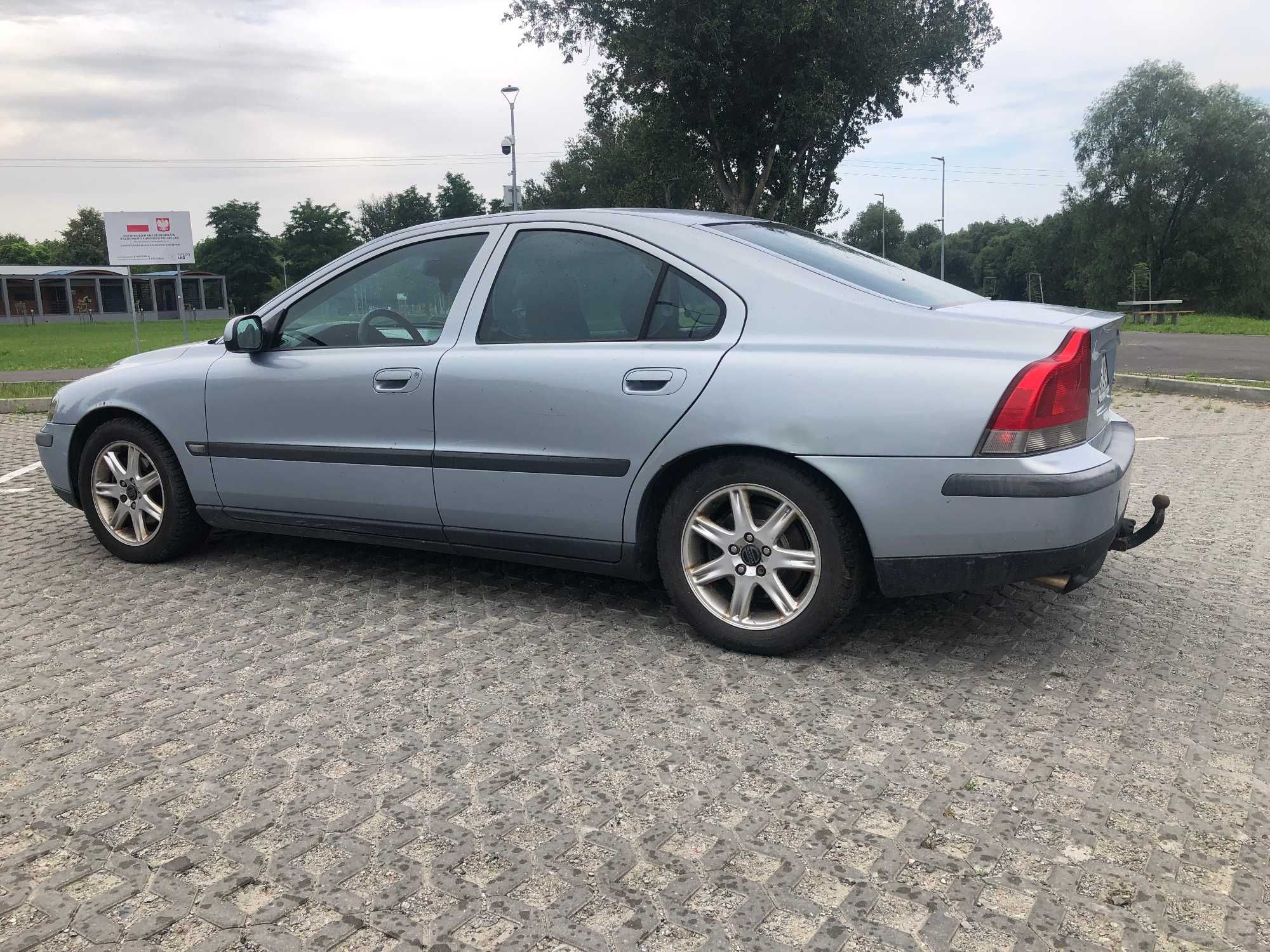 Volvo S60 2.4 benzyna + gaz; 2001 Hak