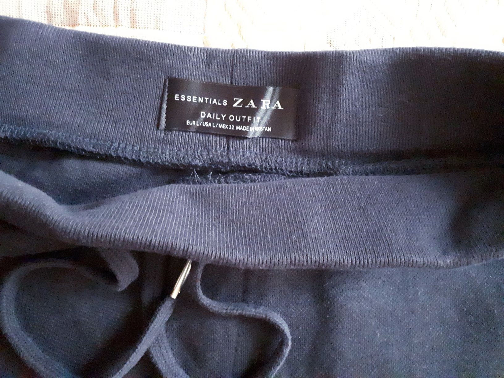 Брюки женские джоггеры Zara размер L, оригинал, демисезонные.