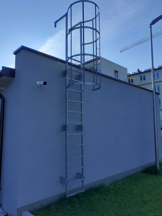 Drabina ewakuacyjna.