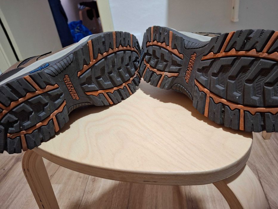 Sapatilhas montanha sketchers