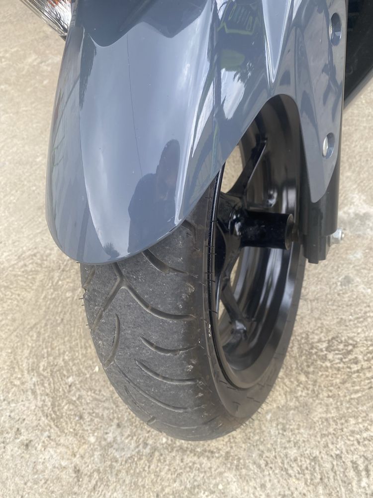 Yamaha Nmax 125 e Sherco 300 4T