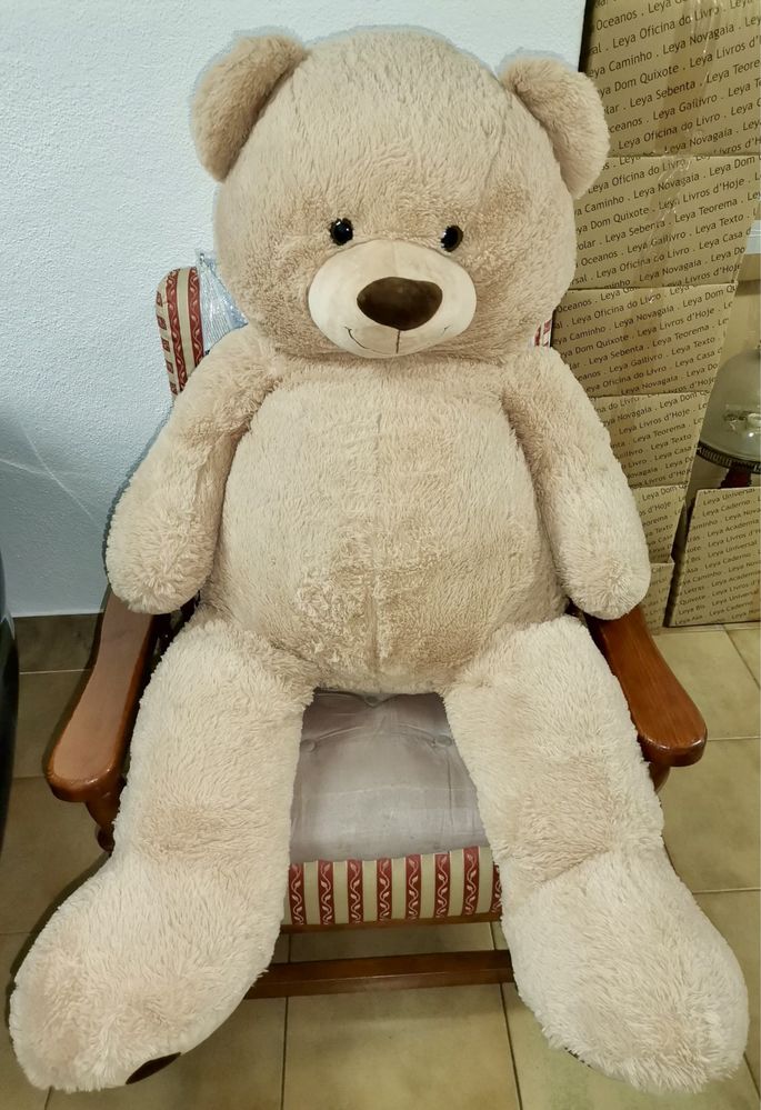 Urso de peluche gigante