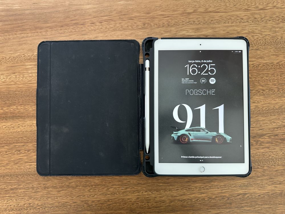 iPad 7ª Geraçao 10.2” com Apple pencil e 2 capas incluidas como novo