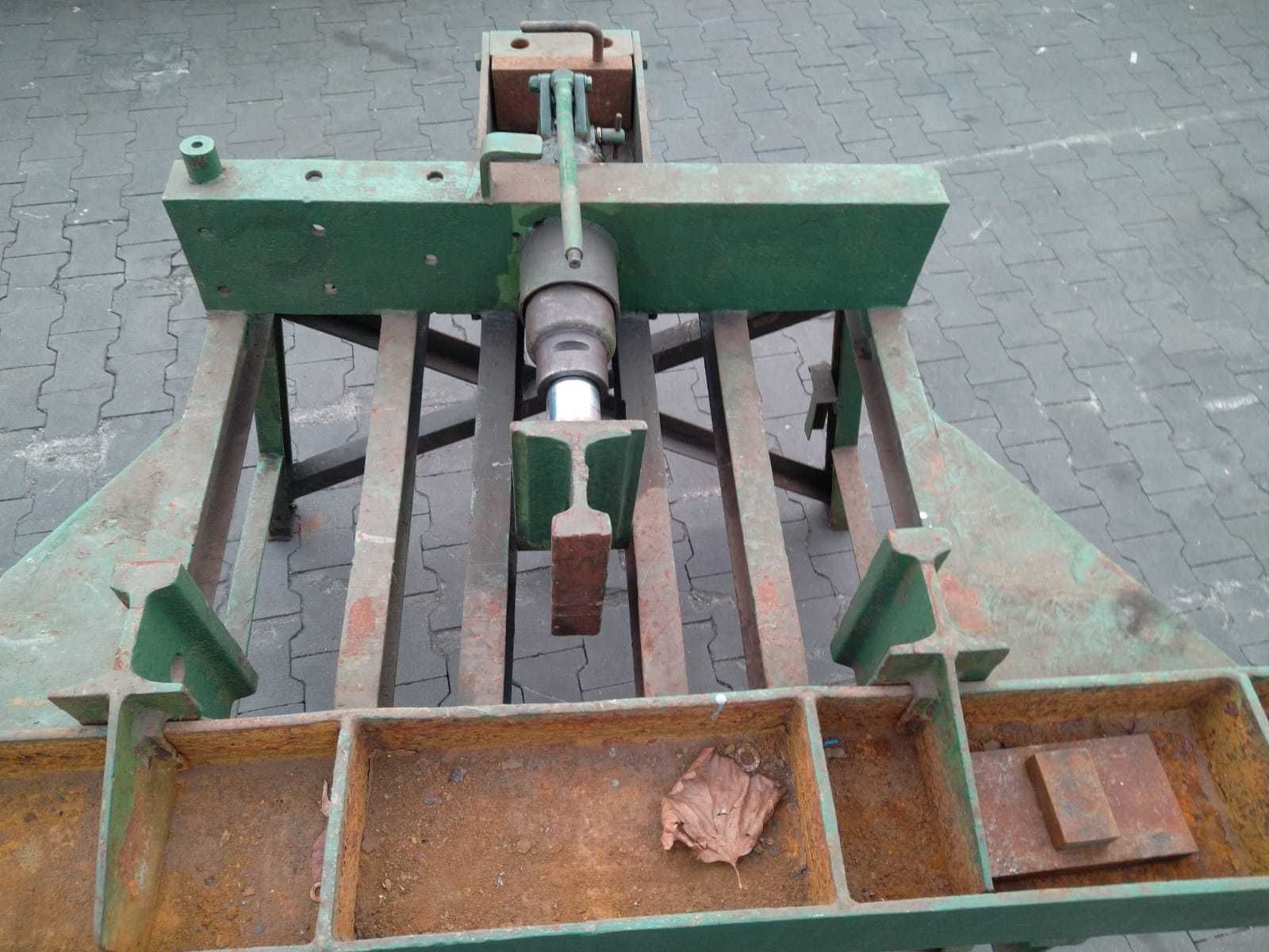 Prasa hydrauliczna bokserka