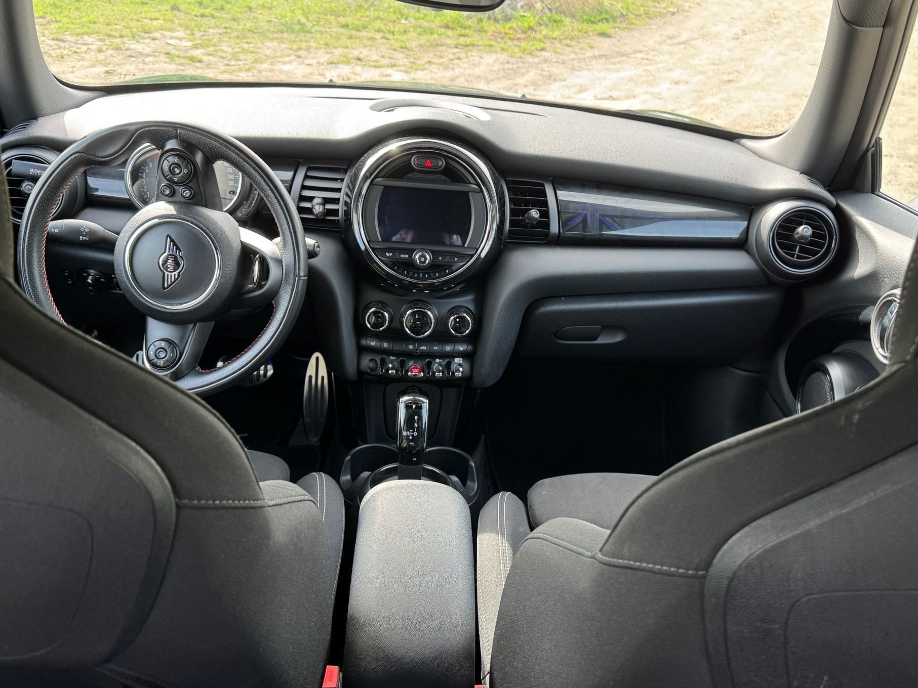 MINI Cooper Sprzedam Mini Cooper 2018 – piękny kolor, zadbany, bezwypadkowy