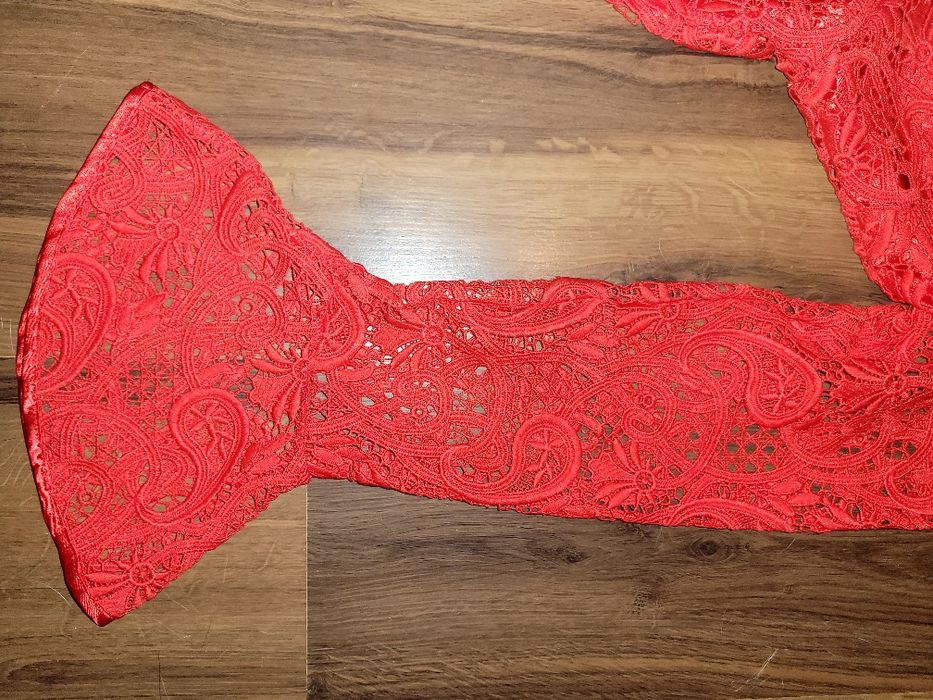 Sukienka czerwona koronkowa