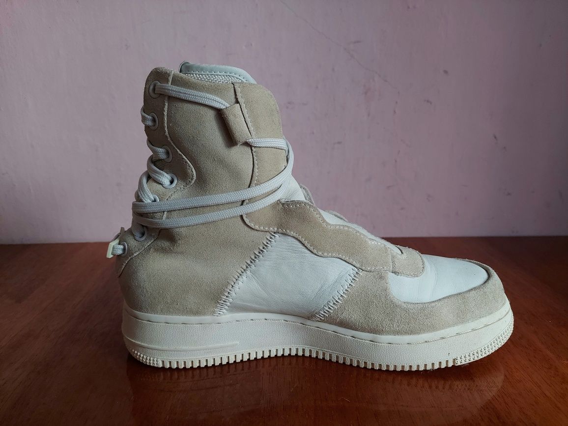 Кроссовки Nike force AF1 REBEL platinum оригінал 


Розмір по бірці:
U