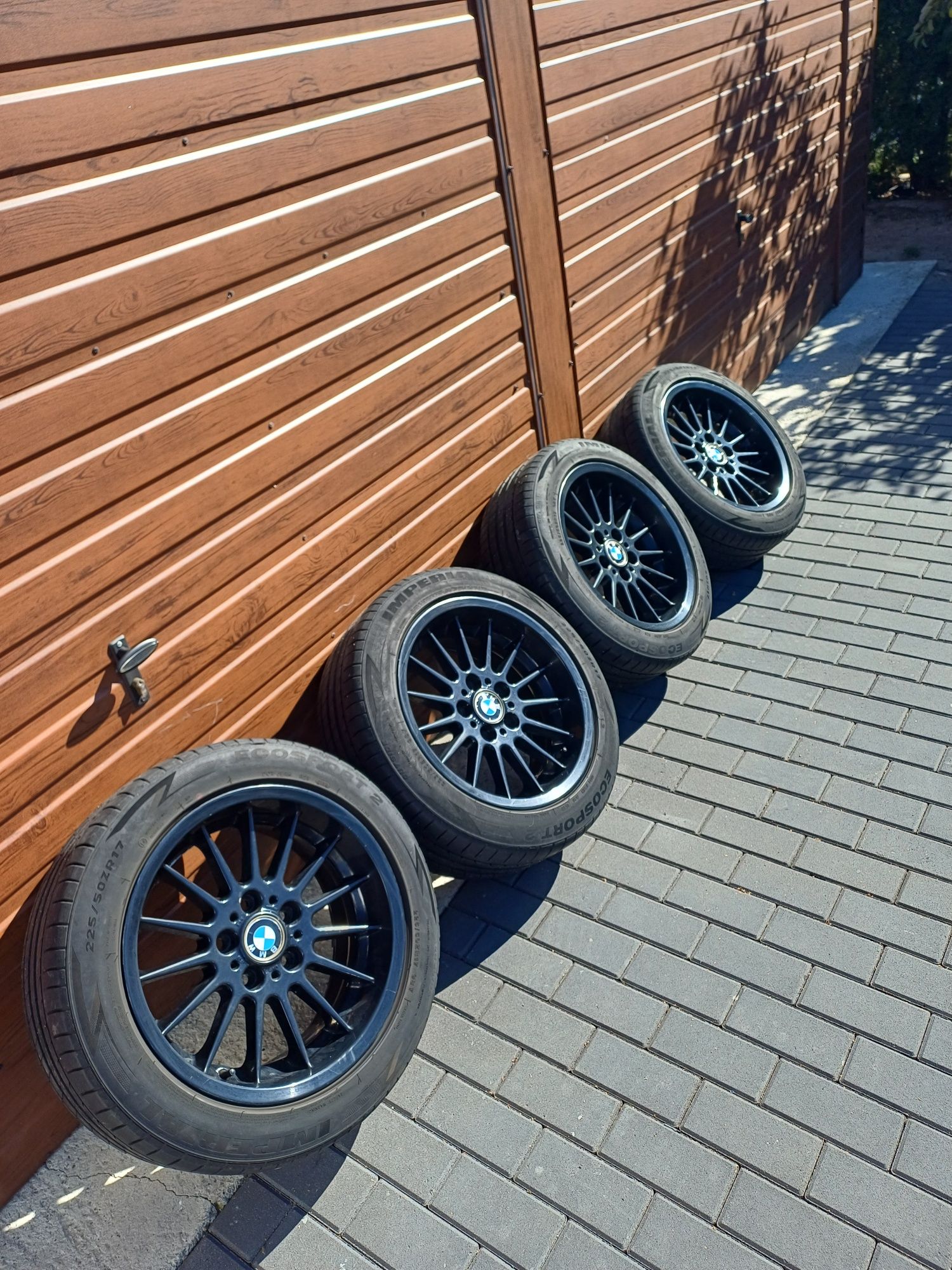 74.1mm ET20 8j R17 Styling 32 Rant BMW Czarne 5×120 E39 E60 E90 E87 36