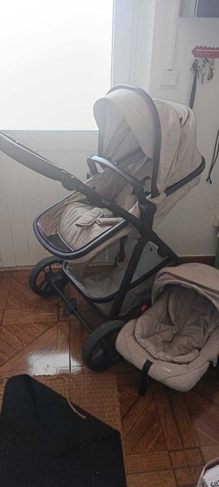 Carrinho bebé com ovo