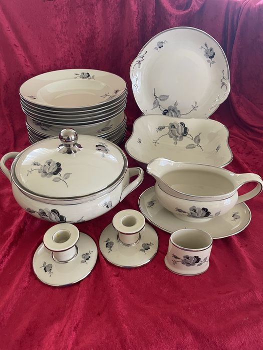 Porcelanowy serwis obiadowy