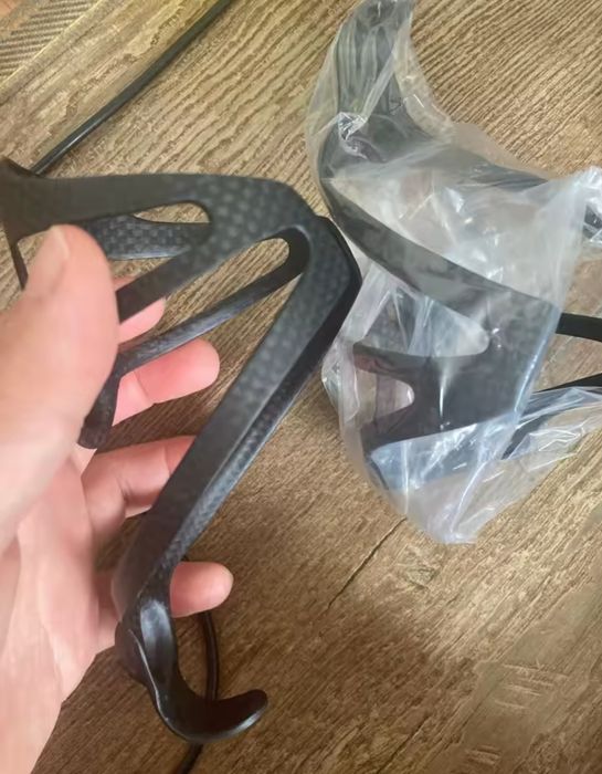 Koszyki na bidon carbon