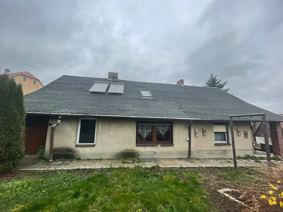 Dom w Niemczech - Königshain (koło Görlitz) przy granicy z Polską