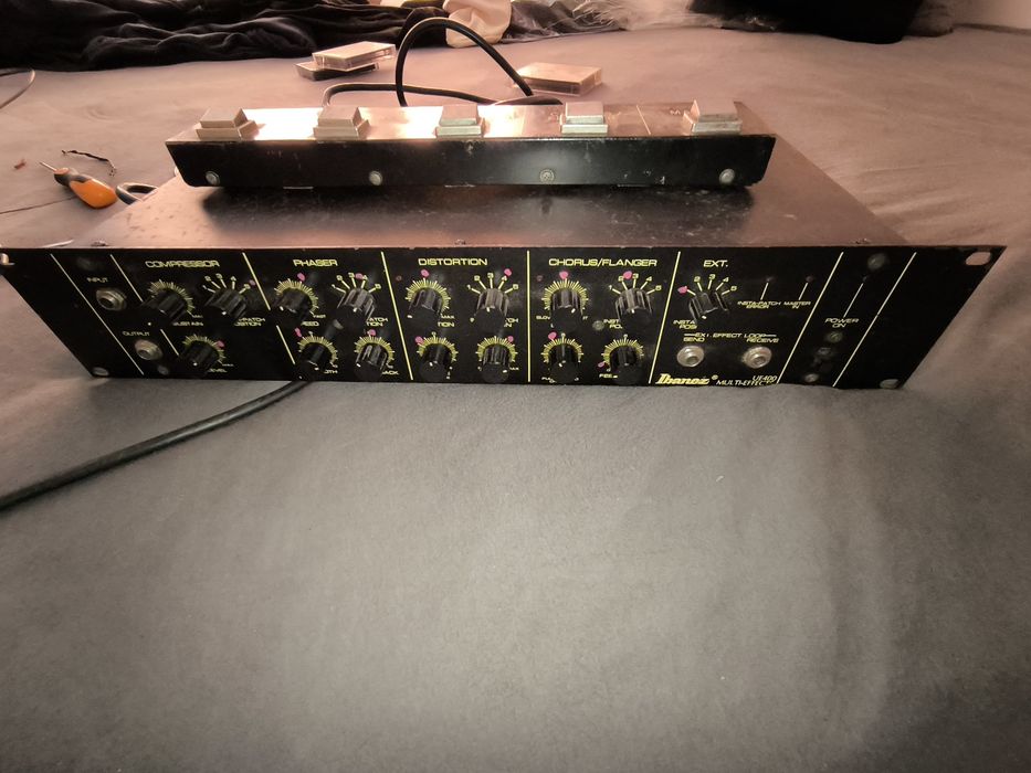 Multiefekt studyjny Ibanez UE400