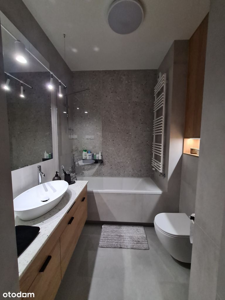 4 pokoje, duży balkon, 2 miejsca postojowe + box