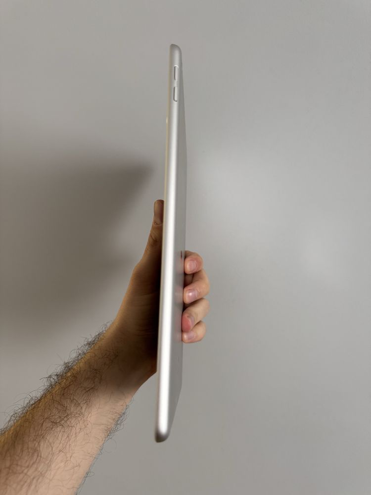 Apple Ipad 6 gen 9.7 2018 128 GB Wi-Fi