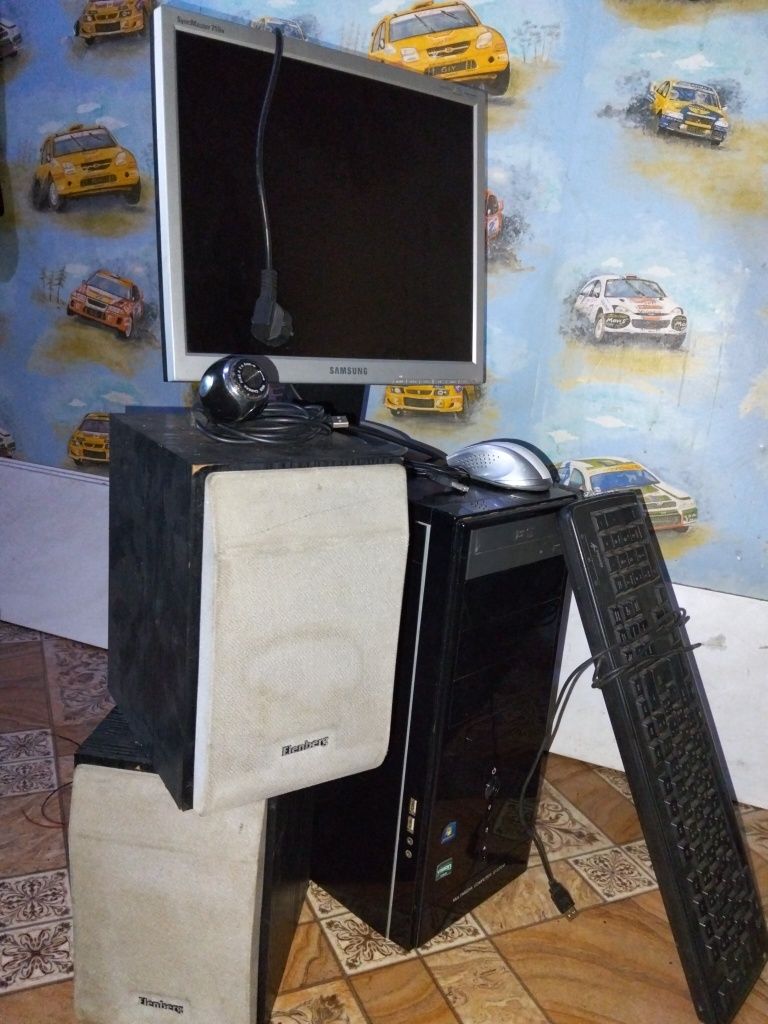 Продам срочно уезжаю