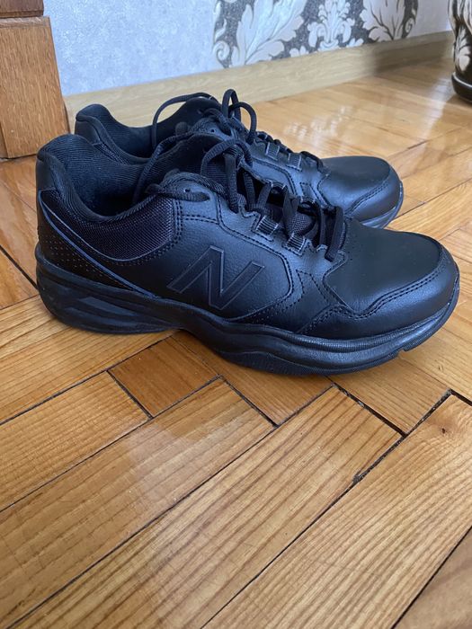 New balance кросівки