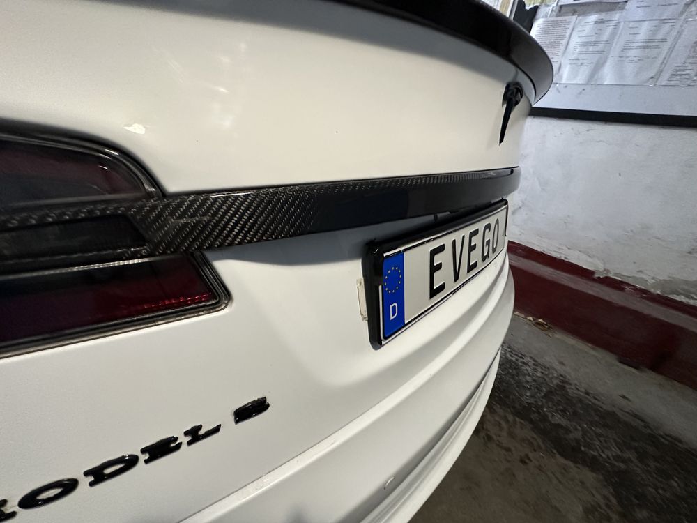 Tesla X багажник панель  Carbon fiber